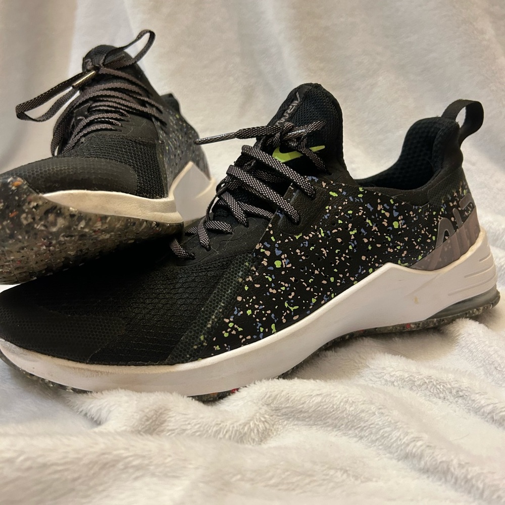 Women’s Nike Air Max size 8.5